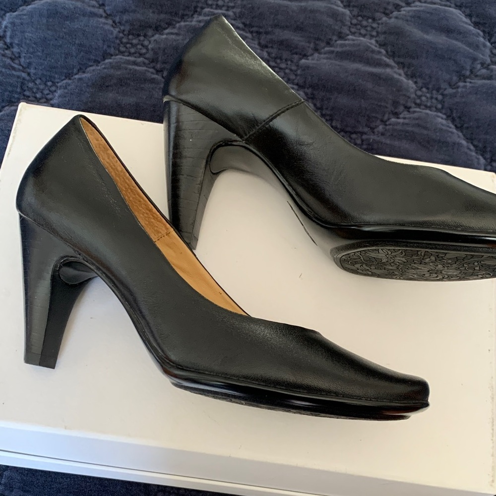 Sofft Black Leather Heels NEW - Picture 5 of 8